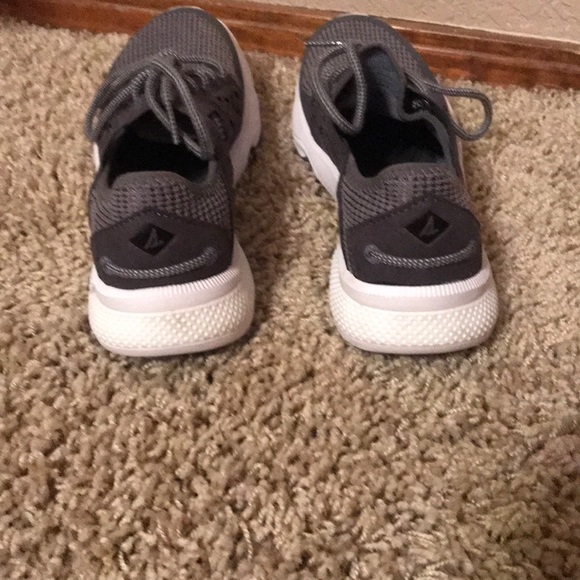 Sperry tennis shoes - Picture 3 of 3